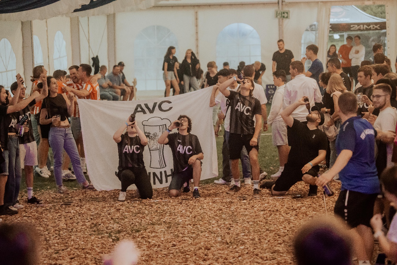 Stimmung beim Flunkyball-Cup während des 75-jährigen Jubiläums